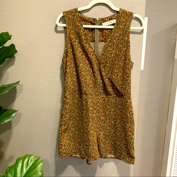 Abercrombie & Fitch Pants - Abercrombie & Fitch Floral Romper size 8